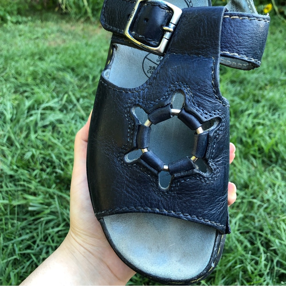Dr. Martens Daisy O-ring Cut-Out Sandals - Picture 7 of 16